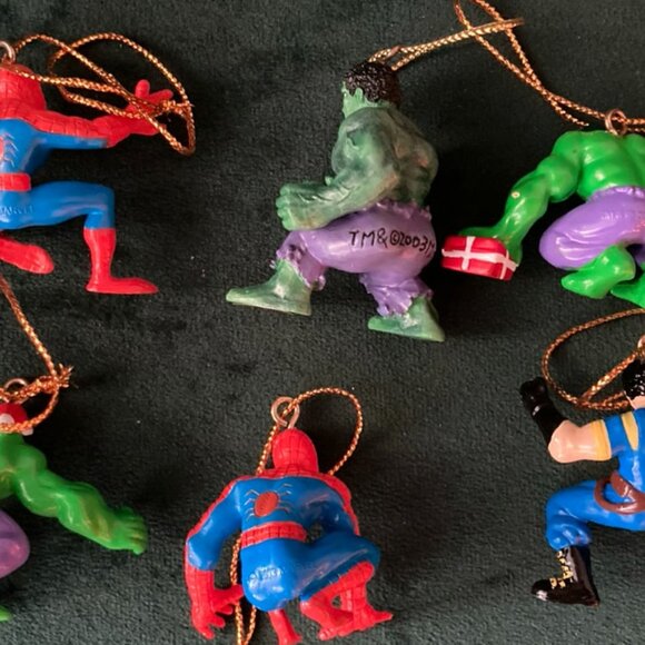 Incredible Hulk & Spiderman Christmas Ornaments - Picture 5 of 5